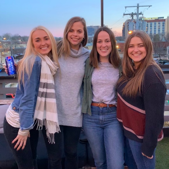 Meet your Posher, Caroline - Picture 6 of 11